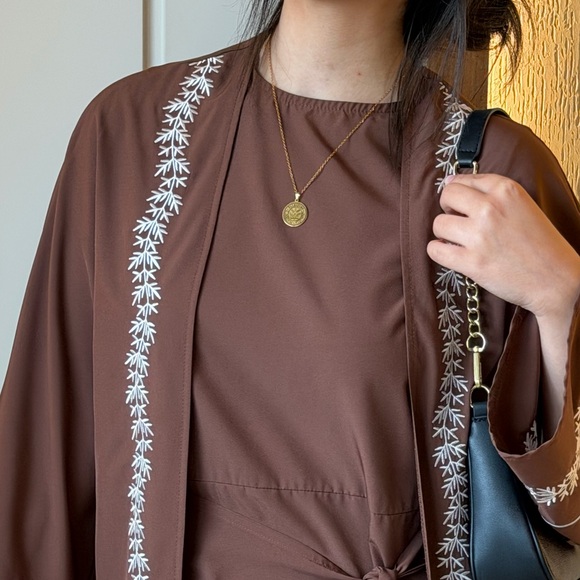 brown abaya - Picture 3 of 4